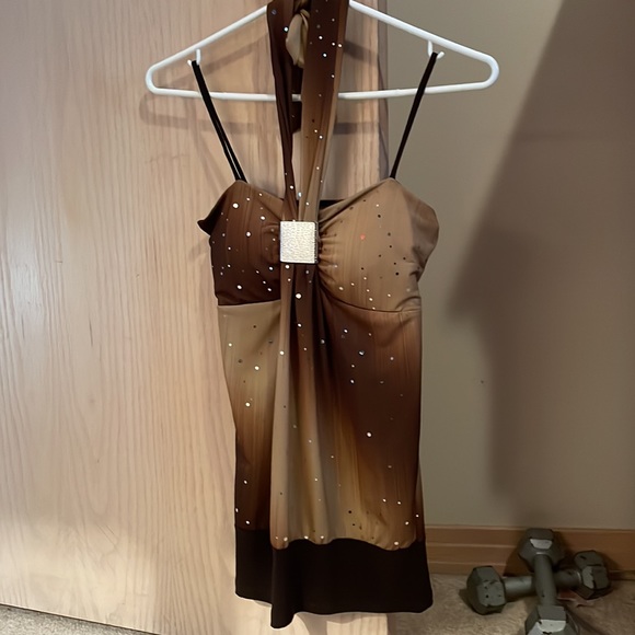 A delicately worn gold sprinkled top with halter tie and padded bra - Picture 2 of 5